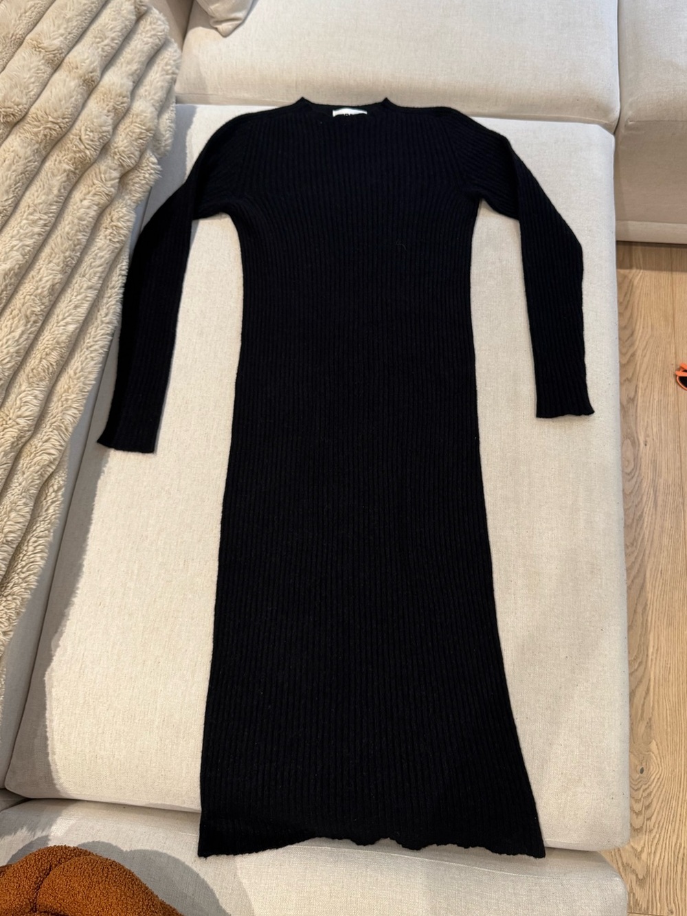 APPARIS Ribbed Sweater Midi Dress